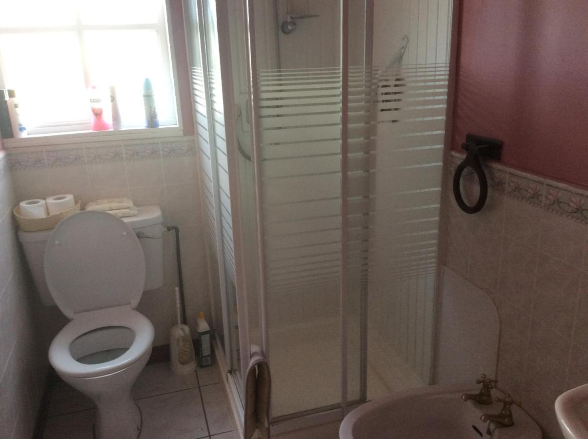 Barkers Guest house *